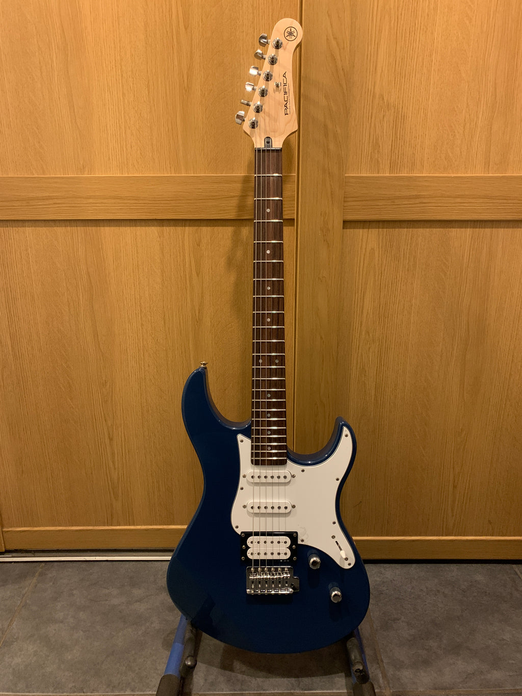 Yamaha 112J MKII Electric Guitar in Lake Placid Blue