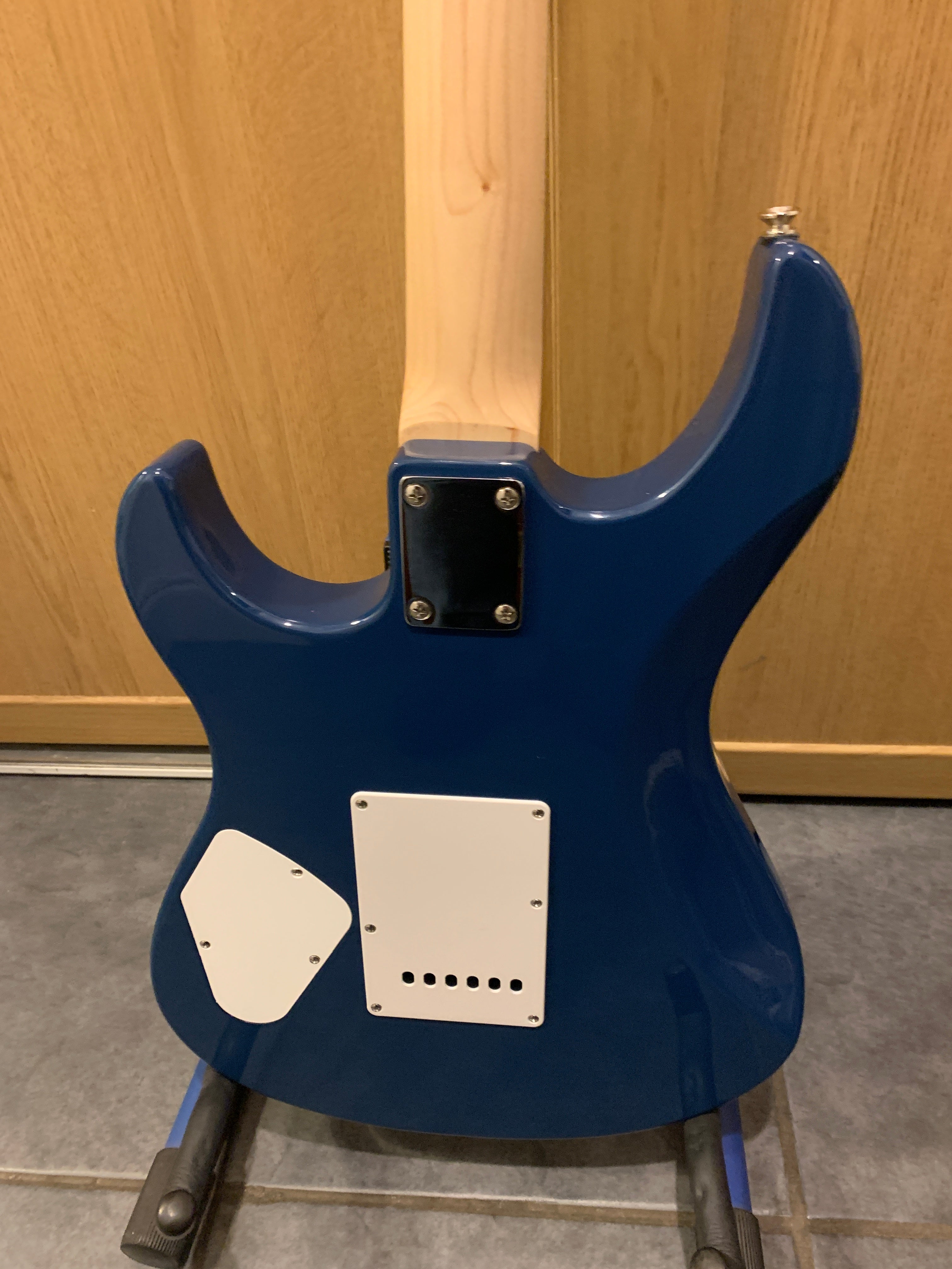 Yamaha 112J MKII Electric Guitar in Lake Placid Blue